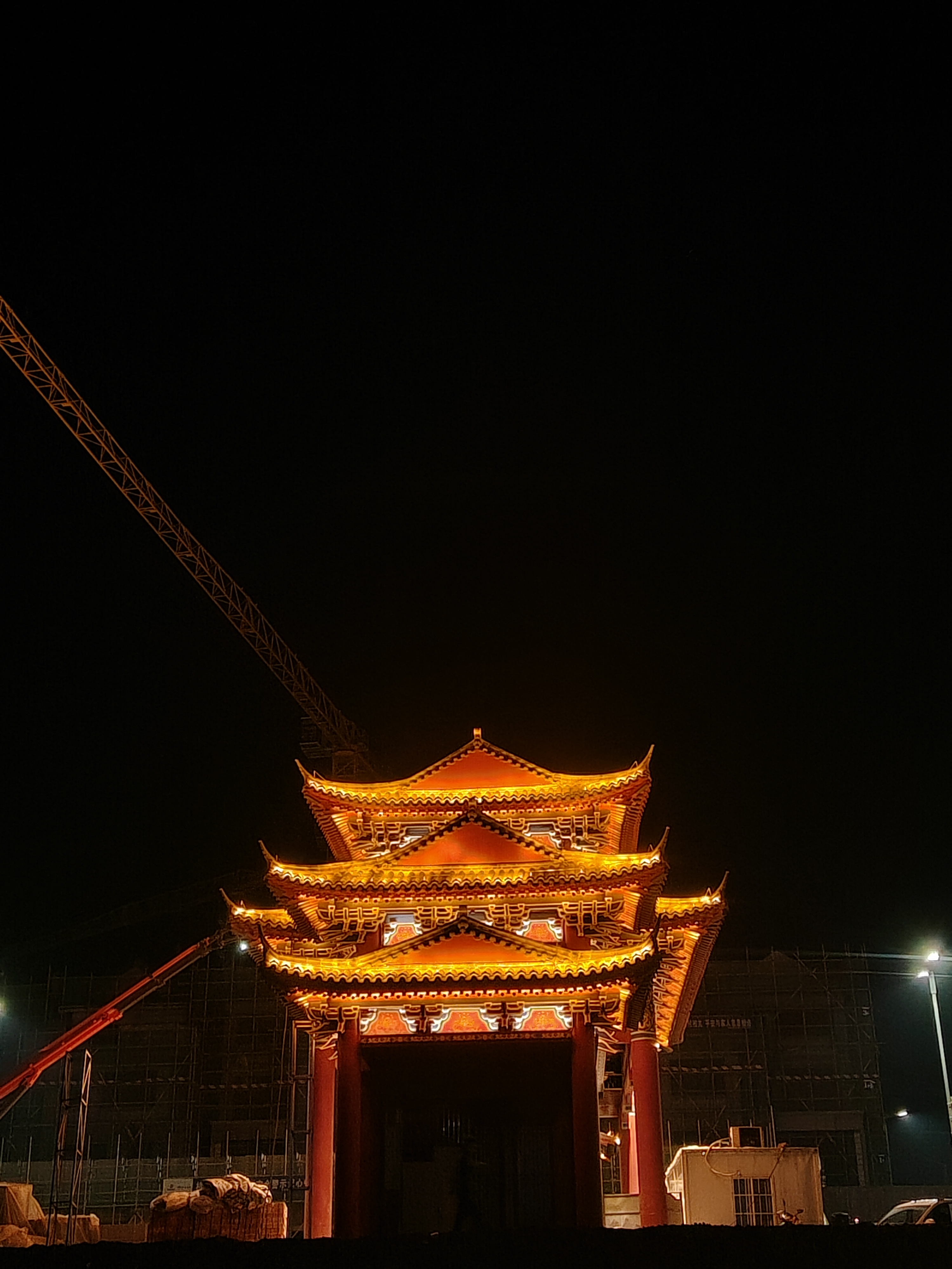古建筑亮化解决方案,凯耀明科技,陕西大唐不夜场亮化工程案例,大唐芙蓉园灯光效果,屋檐亮化效果,6W9w瓦楞灯屋檐效果实拍,瓦楞灯效果图,暖白光瓦楞灯亮灯效果,陕西安康桃花源,楼台亭阁亮化,园林景观亮化,寺庙亮化,LED源头工厂,广东瓦楞灯工厂 (2).jpg
